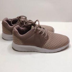 Nude sneakers